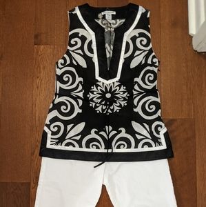 Hannah Jones sleeveless tunic  black and white top size small